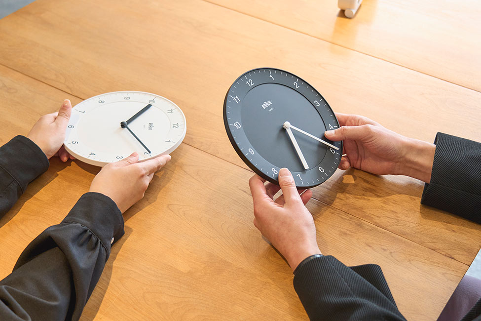 ブラウン〉のBC06 ウォールクロック | B印MARKET | ビームスの太鼓判。