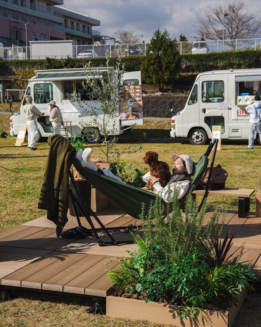 ヒトとヒトがつながる空間！〈HAPPY OUTSIDE BEAMS〉と〈TARP to TARP